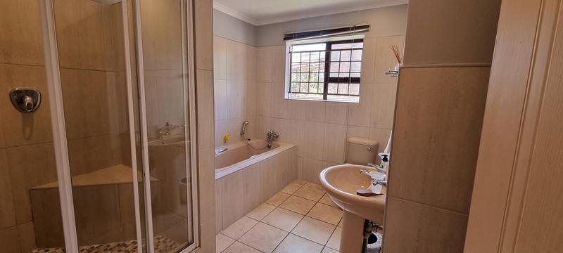 3 Bedroom Property for Sale in Fraaiuitsig Western Cape